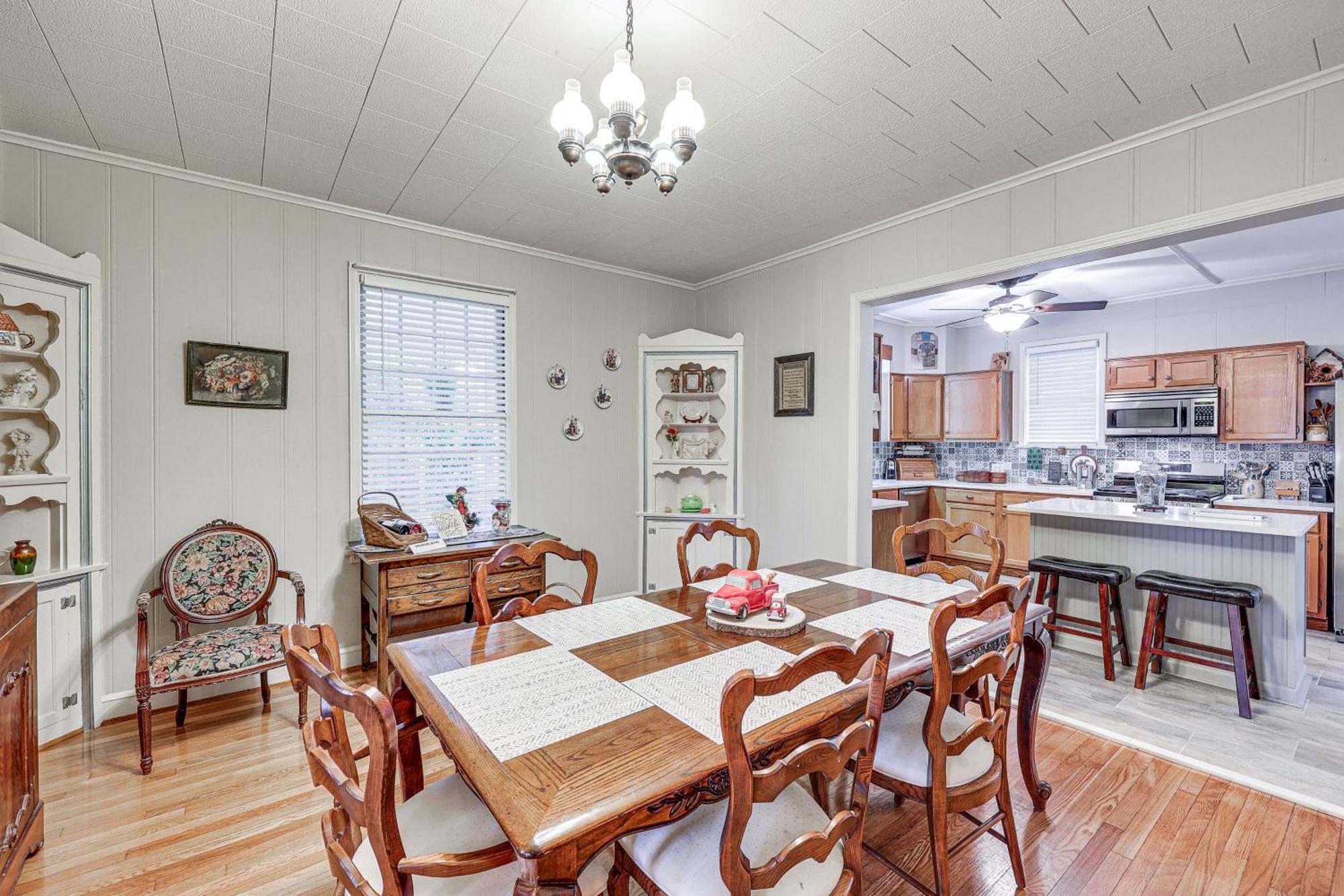 Delightful Retreat With Fireplace And Large Yard! Экстерьер фото
